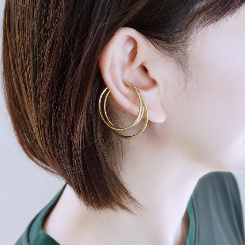 【One ear cuff / 3 rows / large size】 Brass 【Accost】swaying ear cuff - ต่างหู - ทองแดงทองเหลือง สีทอง