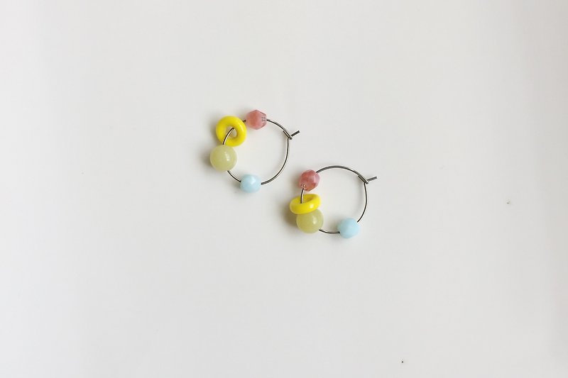 CANDY 不鏽鋼圈形玻璃耳環 - 耳環/耳夾 - 玻璃 多色