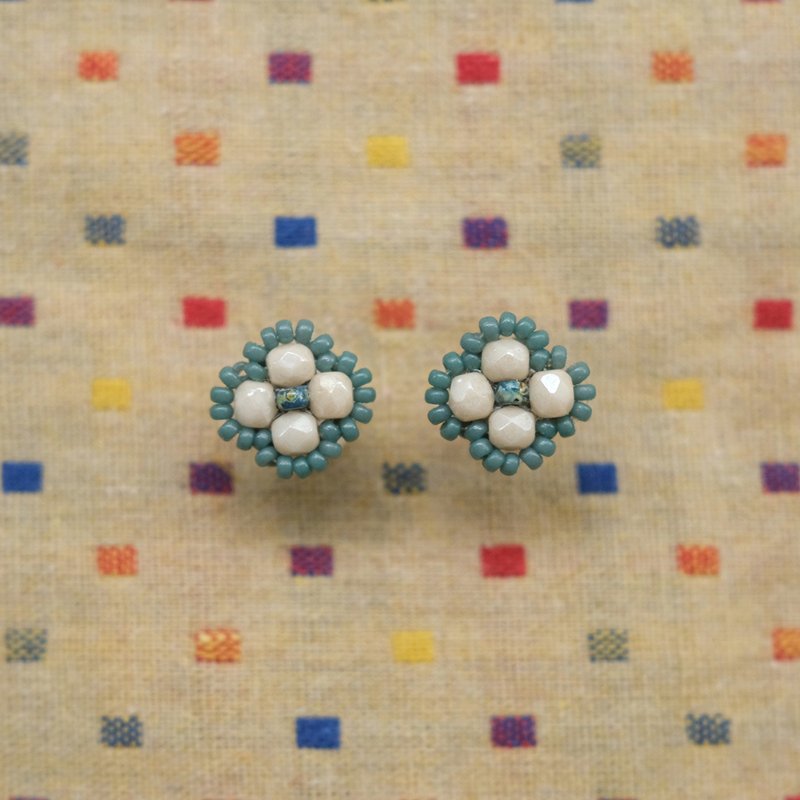 Teal and Cream Flower Earrings - ต่างหู - แก้ว สึชมพู