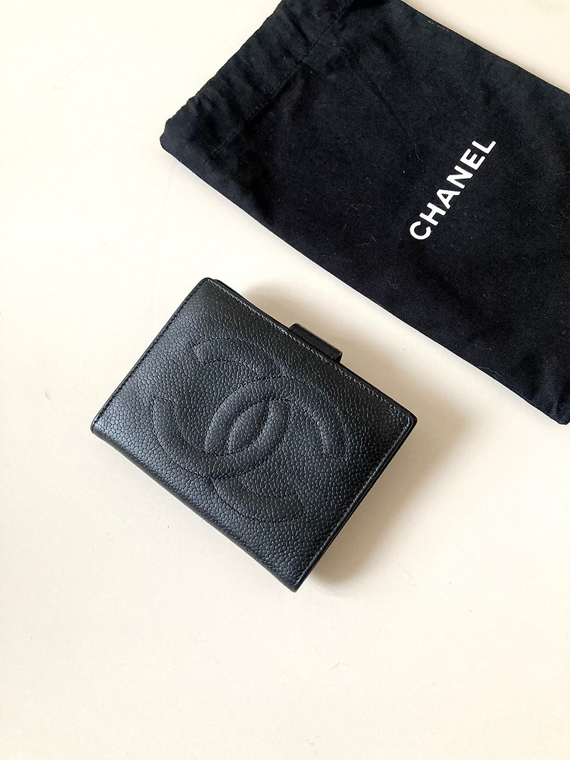 【LA LUNE】Vintage Chanel Classic Black Caviar Genuine Leather Compact Wallet Purs - กระเป๋าสตางค์ - หนังแท้ สีดำ