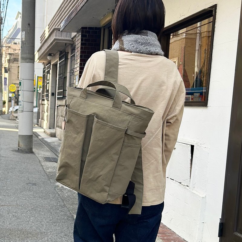 hike 　カーキ　KONBU　撥水加工ナイロン素材リュック　受注製作 - 背包/後背包/書包 - 尼龍 卡其色