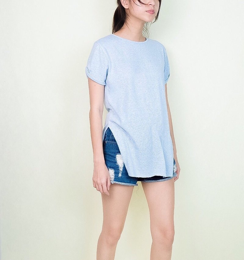T-Shirt Side Slits - เสื้อยืดผู้หญิง - ผ้าฝ้าย/ผ้าลินิน หลากหลายสี