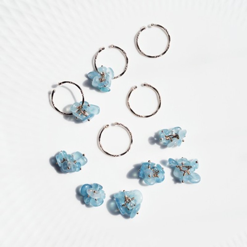 Ear cuff with 14KGF aquamarine 7 charm Louisa - ต่างหู - เครื่องเพชรพลอย สีน้ำเงิน