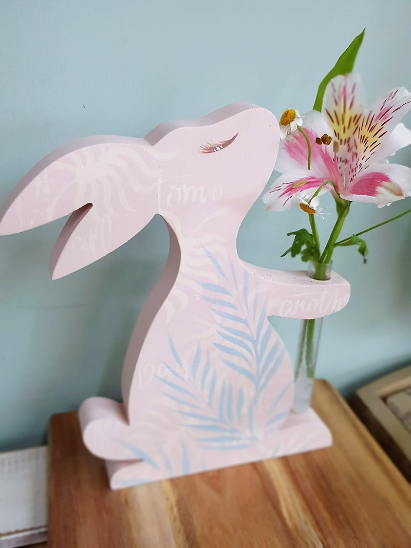 Painted Flower Rabbit [Small Flower Vessel/Essential Oil Diffuser/Dried Flower Decoration] - Pottery & Ceramics - Wood Pink