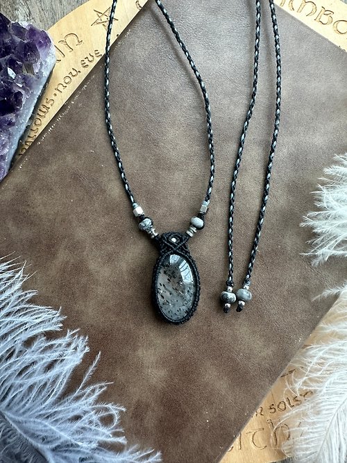 Misssheep Handmade N913 蠟線編織 白水晶(black dot quartz) 不鏽鋼珠 頸鏈
