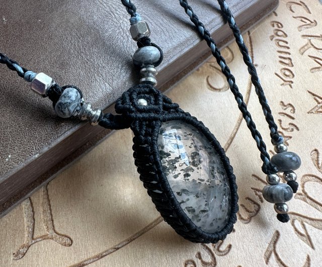 N913蝋糸編み込みホワイトクリスタル（ブラックドットクォーツ