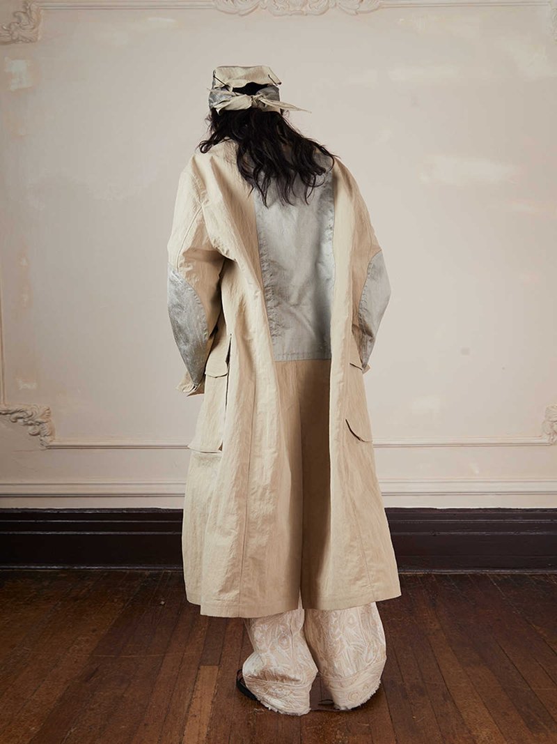 Double Palace Silk Silver Stitching Trench Coat - เสื้อแจ็คเก็ต - เส้นใยสังเคราะห์ สีกากี