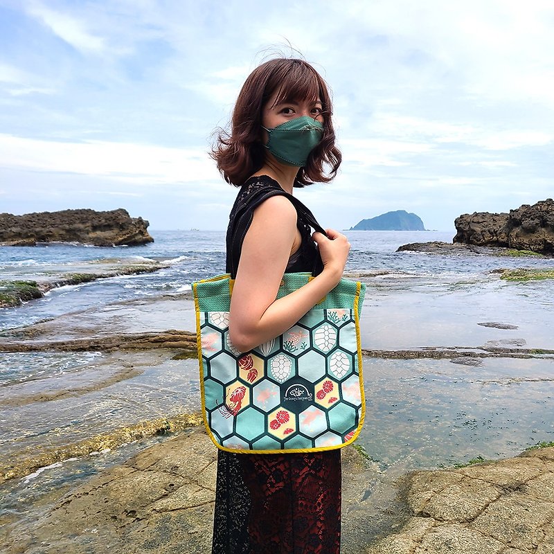 Design No.ST126 - 【Parley Ocean Plastic】Sea Turtle Pattern Handbags