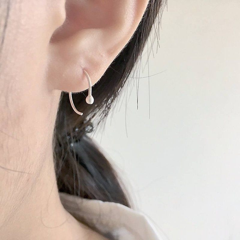 │Simple│C-shaped water drop•Pure silver earrings - ต่างหู - โลหะ 