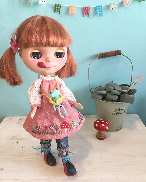 熊腳丫手作雜貨屋Bear's Paw Blythe小布丶licca丶爛草莓的小草莓尺寸的蘑菇森林手工刺繡娃衣