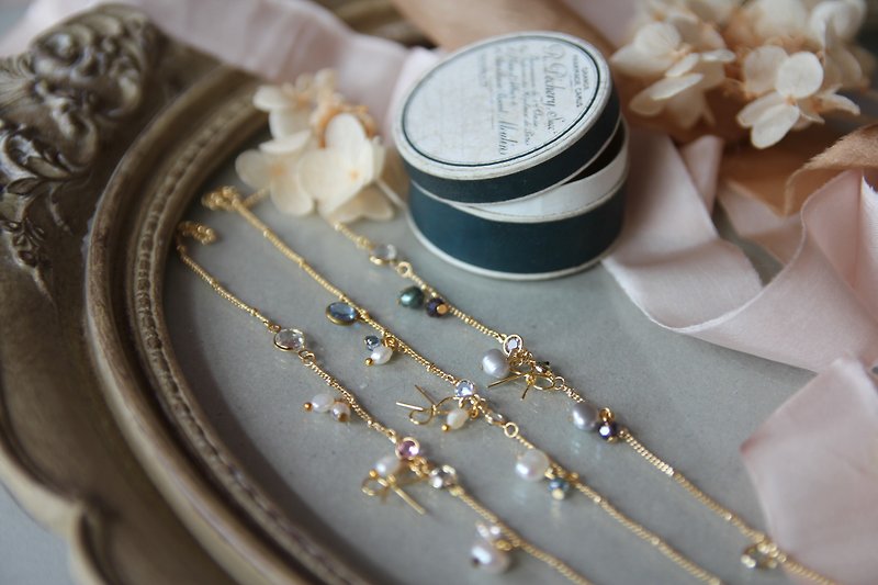 charm bracelets ,gold bracelets , necklaces , bracelets , pearl bracelets - Bracelets - Precious Metals Multicolor