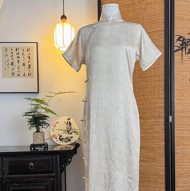 【月下花時】 新中式復古/全開襟定位花古法旗袍 - 旗袍/改良式旗袍 - 其他材質 粉紅色