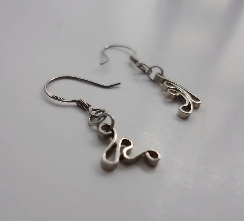 Angel's silver thread asymmetrical line item sterling silver earrings - ear hooks - ต่างหู - โลหะ สีเทา