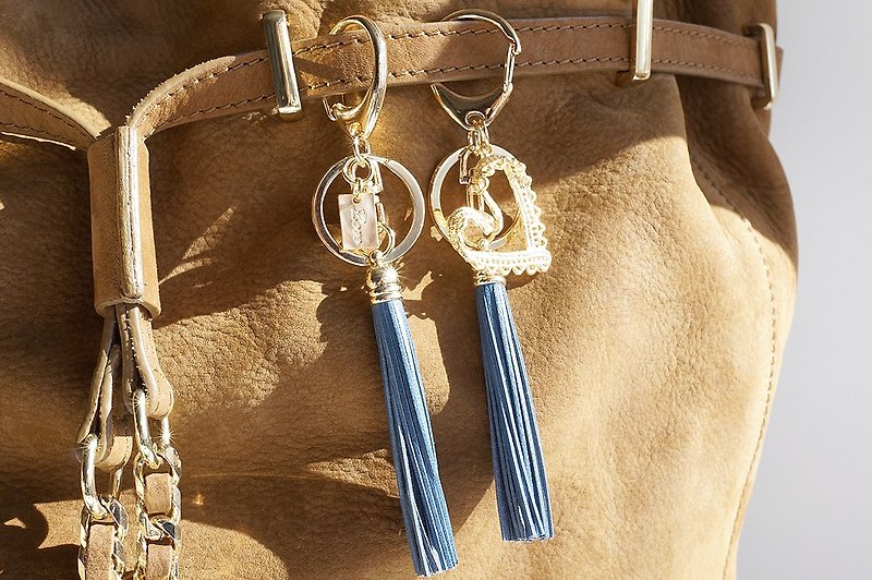 Leather Tassel Key Holder -Love- - 鑰匙圈/鎖匙扣 - 其他金屬 金色