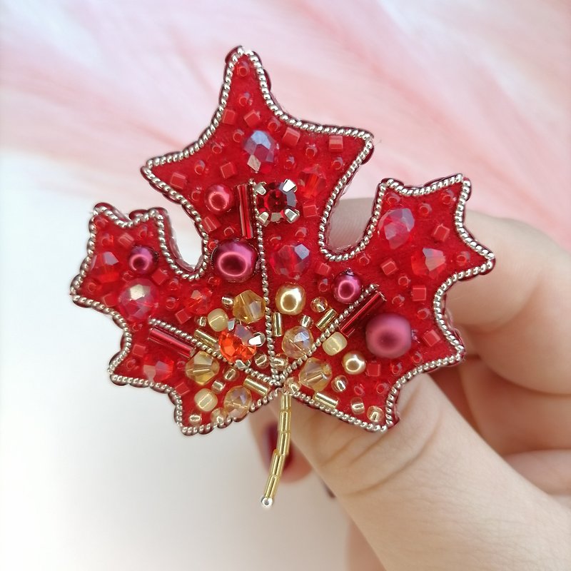 Maple leaf brooch, Maple leaf pin, Leaf brooch,  maple leaf jewelry,Leaf jewelry - Brooches - Other Materials Red