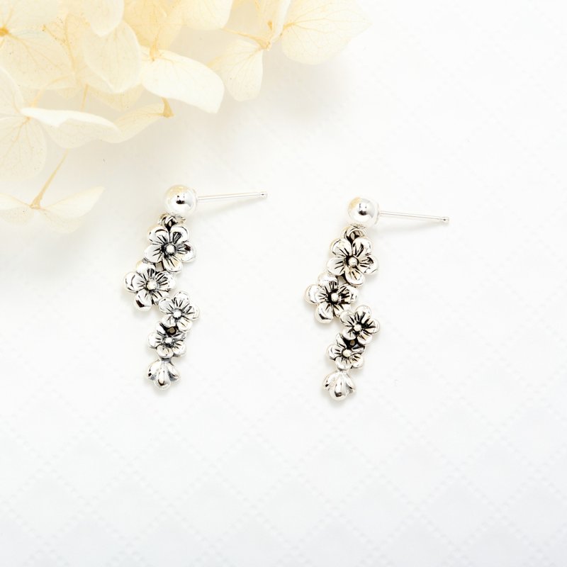 【Angel & Me】Sakura Cherry Bloom s925 sterling silver earrings Christmas gift - Earrings & Clip-ons - Sterling Silver Silver