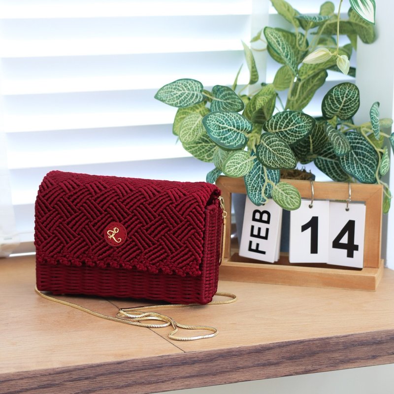 DAY & NIGHT – Classy Clutch - Clutch Bags - Other Man-Made Fibers Red