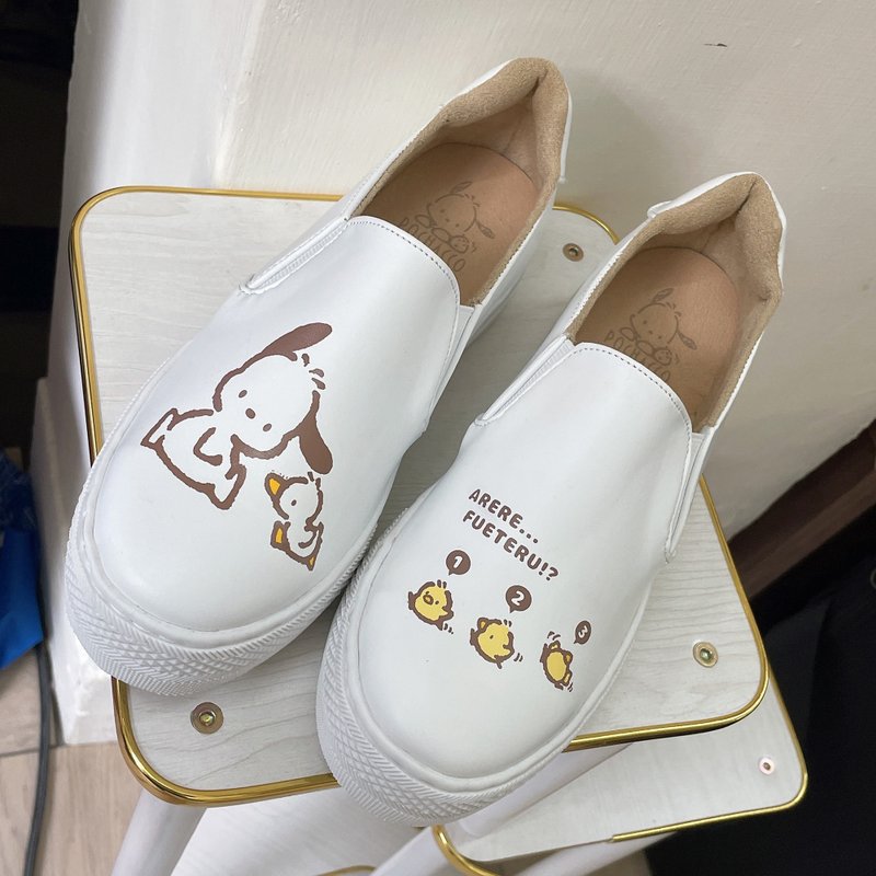 Paidal xPochacco帕恰狗與小雞皮質厚底懶人鞋不彎腰鞋-小白鞋 - 女休閒鞋/帆布鞋 - 人造皮革 白色