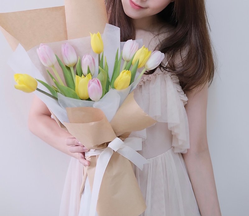 White Valentine's Day Tulip Bouquet Korean Style Bouquet Birthday Bouquet for Girlfriend - ตกแต่งต้นไม้ - พืช/ดอกไม้ สีเหลือง