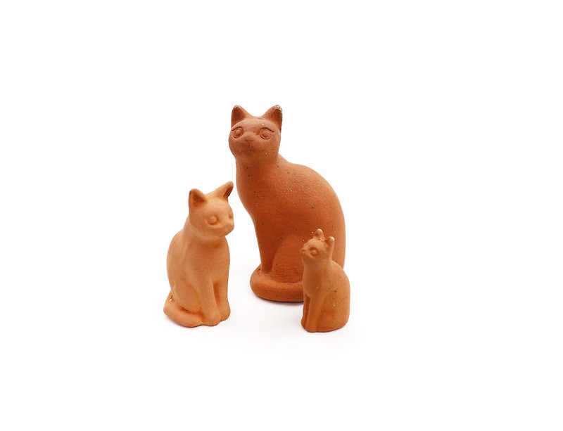 Large, medium and small cat brick animal dolls (three sizes in total)