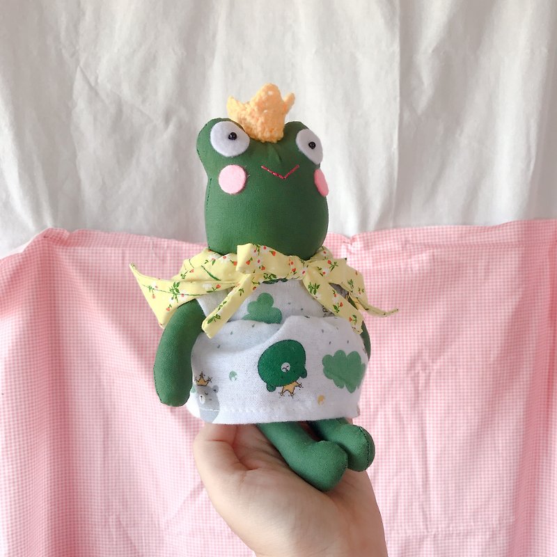 Handmade doll : Little frog princess Fillia (Dark green) - 玩偶/公仔 - 棉．麻 綠色