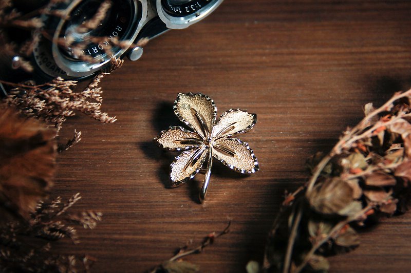 [Antique Jewelry / Old Western Items] American Sarah Coventry IVY Leaf Antique Brooch - เข็มกลัด - โลหะ สีทอง