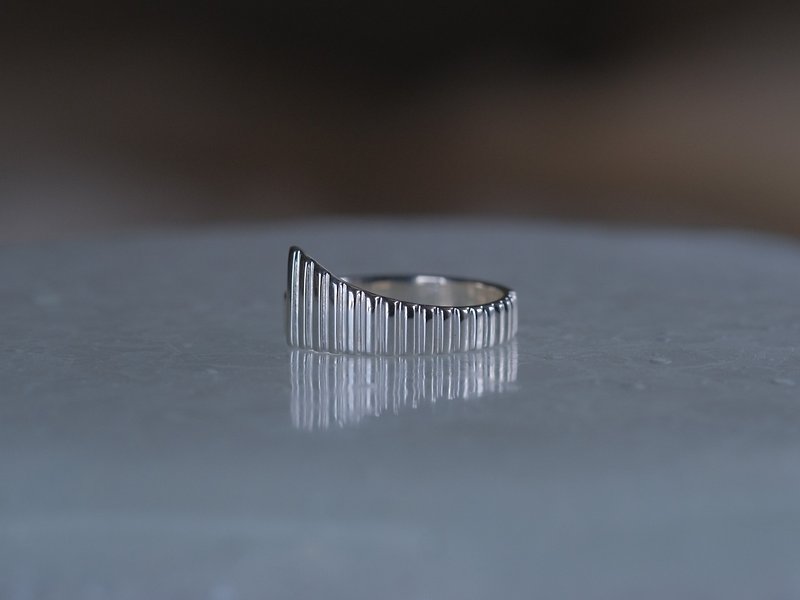 Hallgrímskirkja ring　Mサイズ シルバーリング　silver925　ユニセックス - 戒指 - 其他金屬 銀色