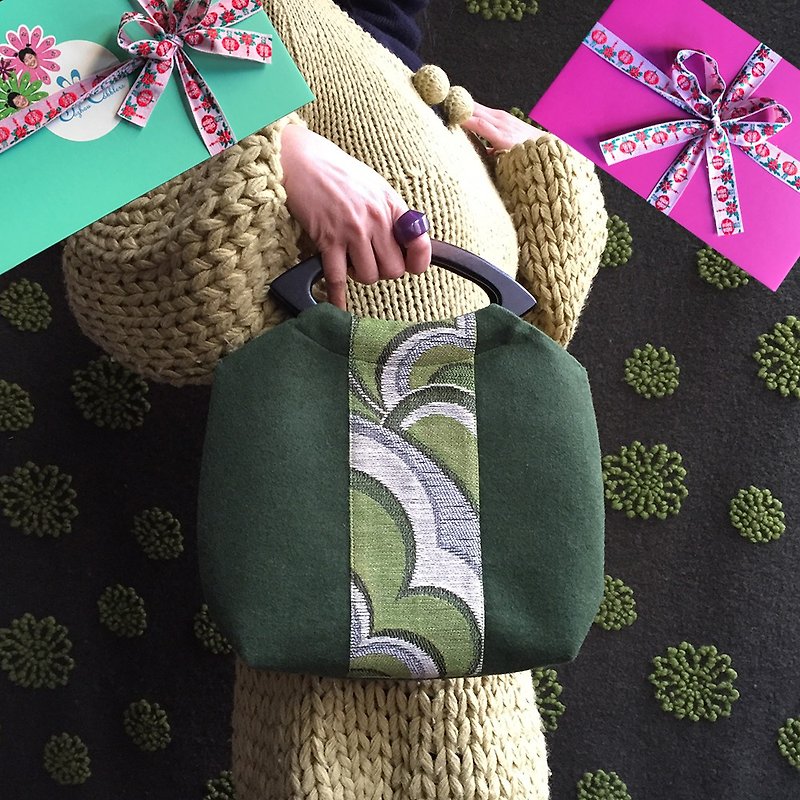 Wool bag/ handbag/ tote bag/ antique fabric/ patchwork/ handmade/ top handle bag - กระเป๋าถือ - ขนแกะ สีเขียว