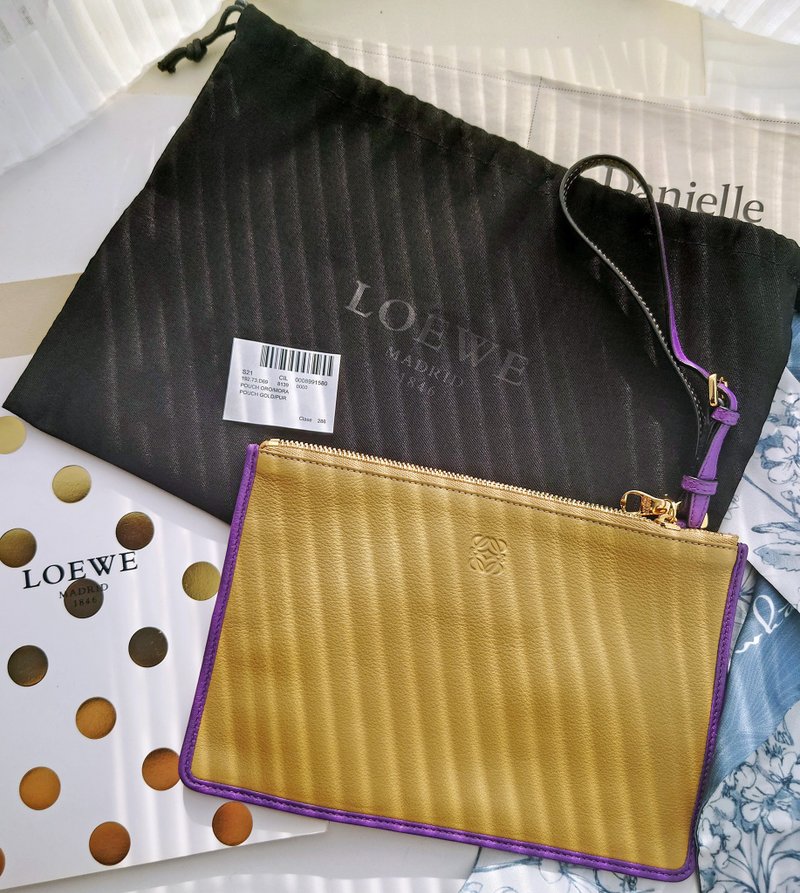 Unused items marked bag LOEWE jewelry storage bag storage bag card holder card holder cosmetic bag clutch bag - กระเป๋าคลัทช์ - หนังแท้ สีกากี