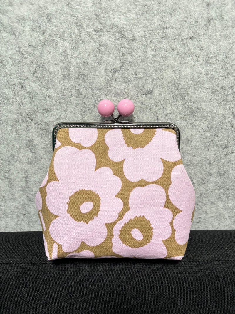 MBC handmade Marimekko 15cm long-legged square frame kiss lock bag pink flower - Messenger Bags & Sling Bags - Cotton & Hemp Pink