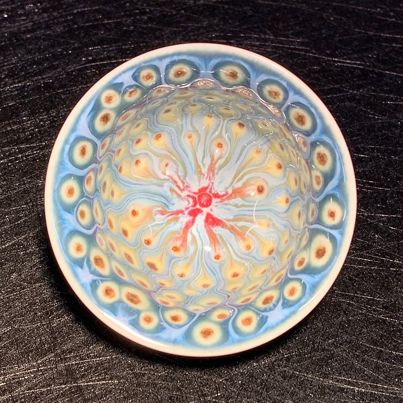 Peacock teacup / Taiwan pottery artist Yu-ning, Chiu