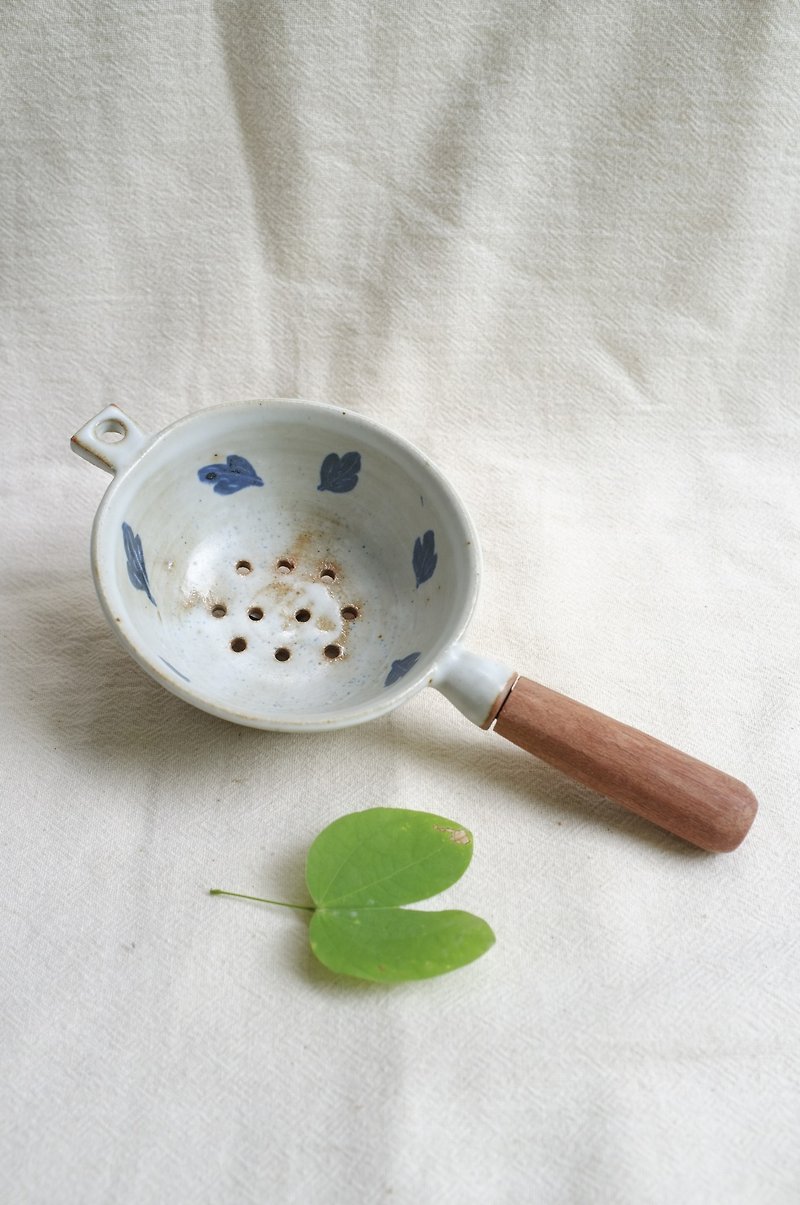 ceramic tea filter - 廚具 - 陶 白色