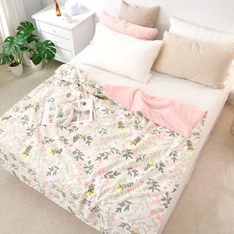 Cool quilt / 150x180cm / soft cotton / only berry love language - Blankets & Throws - Other Materials Pink