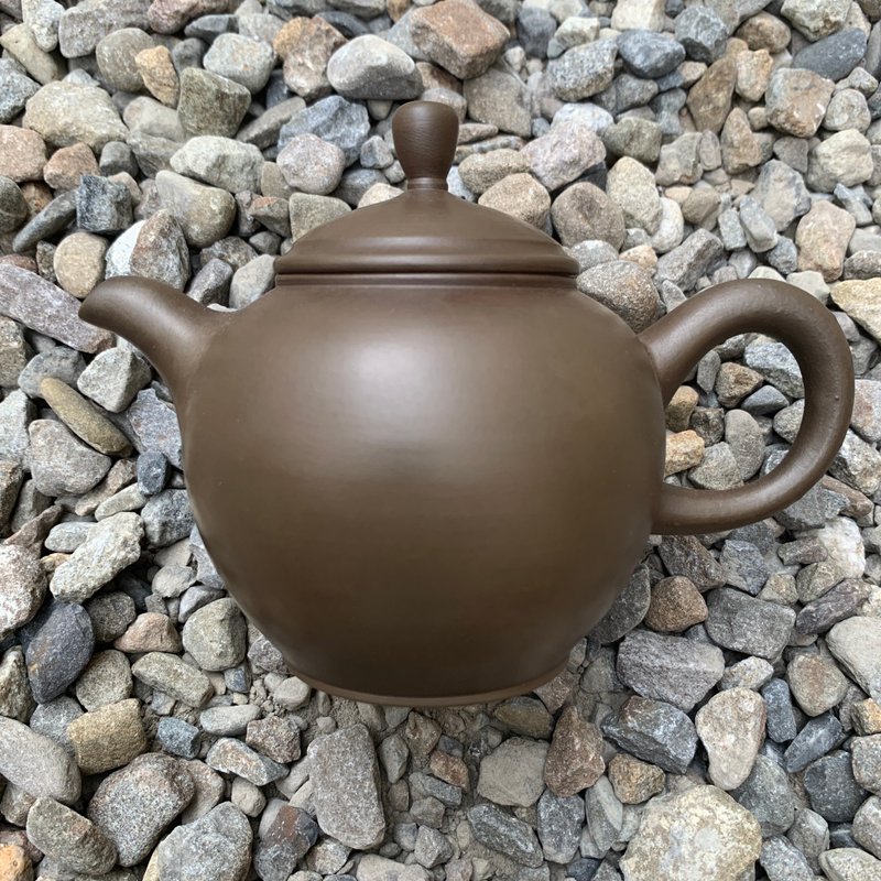 台灣【紫砂】名古屋紫砂手拉坯素面壺14 - 茶壺/茶杯/茶具 - 陶 咖啡色