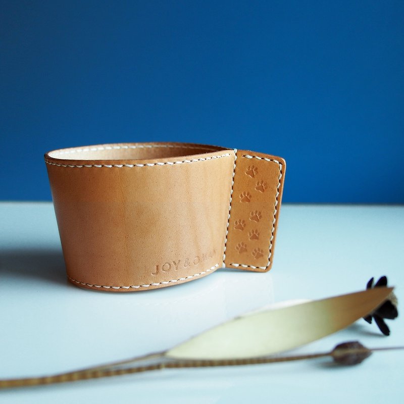 Customized  -- Handmade reuseable leather coffee cup sleeve natural color - 飲料提袋/杯袋/杯套 - 真皮 咖啡色