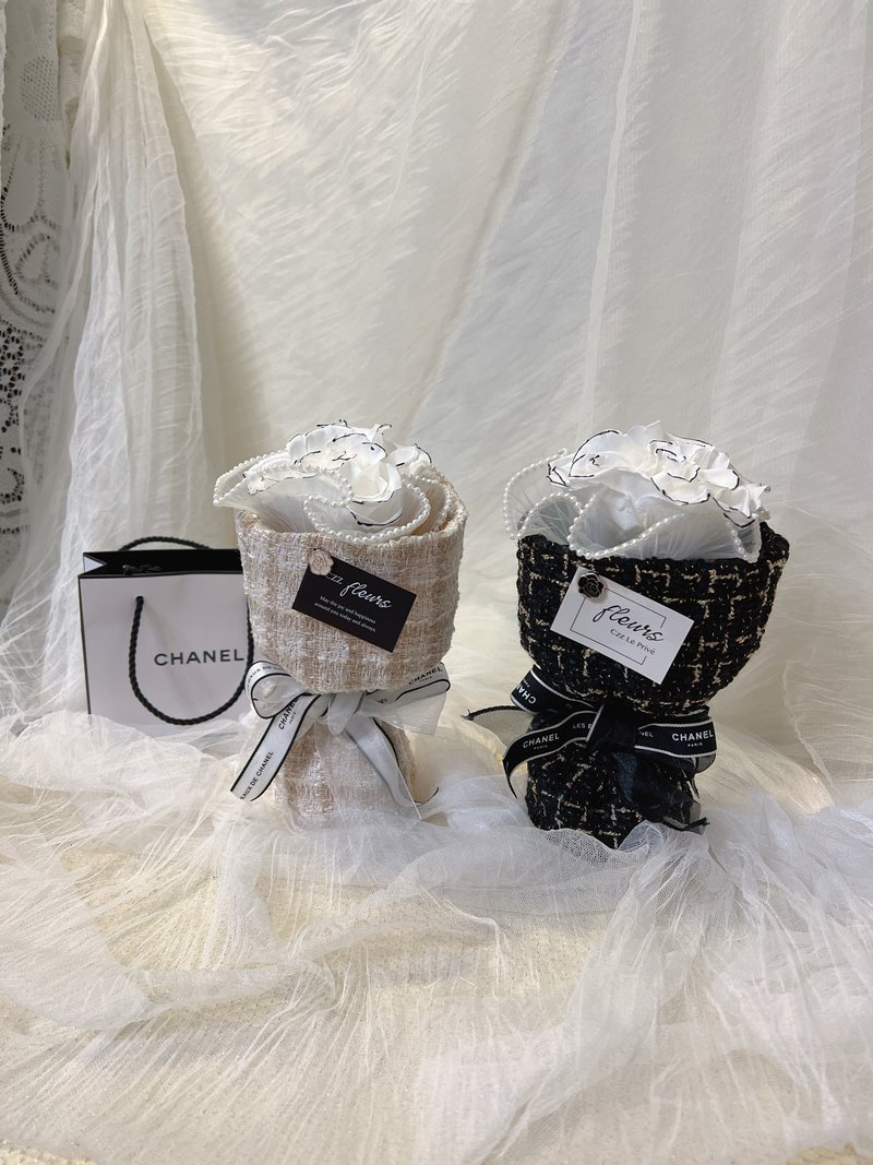 小香風永生花花束 情人節 生日禮物 求婚花束 香奈兒毛呢花束 - 乾燥花/永生花 - 植物．花 黑色