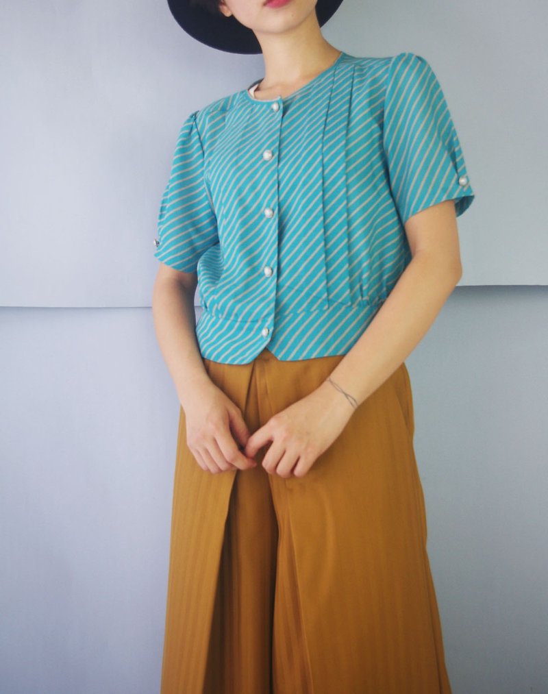 Treasure Hunting Vintage - Vintage Blue Green Stripe Short Shirt - เสื้อเชิ้ตผู้หญิง - ไฟเบอร์อื่นๆ สีเขียว