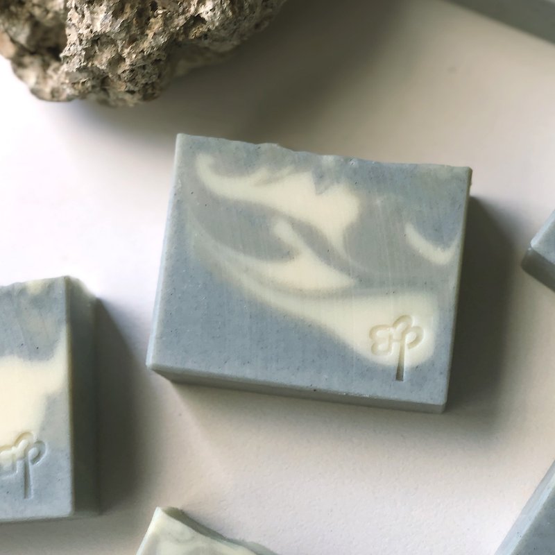 Soapmaker's [Stress Relief] Frankincense Handmade Soap | Delicate and Moisturizing - Soap - Plants & Flowers Gray