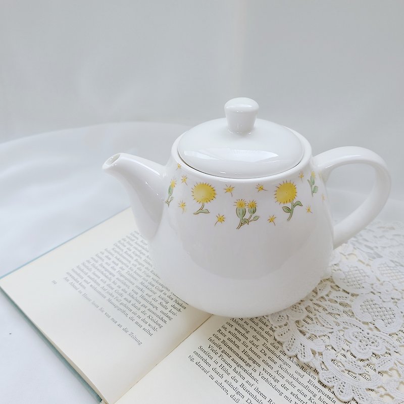 [Good Day Fetish] Korean Antiques - Dandelion Ceramic Teapot - ถ้วย - ดินเผา ขาว