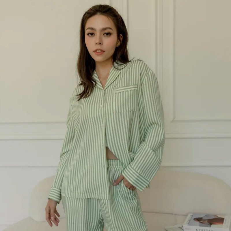 Skin-friendly and soft striped long-sleeved suit-Women with green stripes (exclusive power embroidery) - ชุดนอน/ชุดอยู่บ้าน - ผ้าฝ้าย/ผ้าลินิน สีเขียว