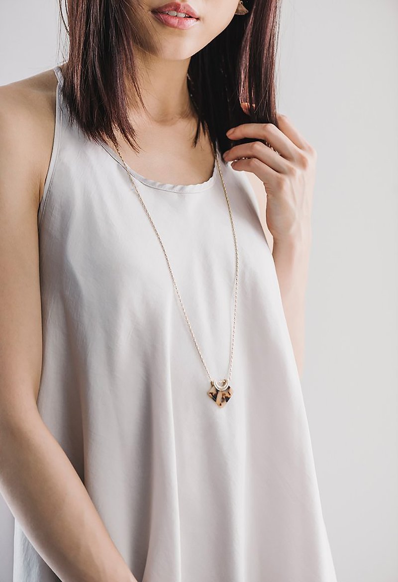 LOVER'S TEMPO Fashion Libra Amber Long Necklace - สร้อยคอ - โลหะ 