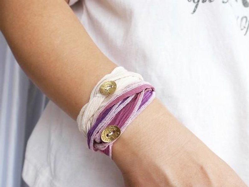 [Flower of the month] silk ribbon bracelet: brass button - สร้อยข้อมือ - โลหะ หลากหลายสี