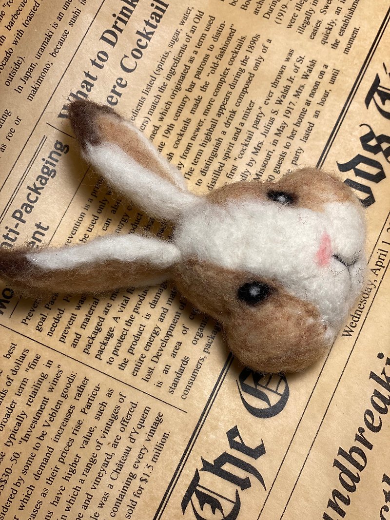 兔兔羊毛氈 磁鐵 別針 - 磁石貼/磁鐵 - 羊毛 卡其色