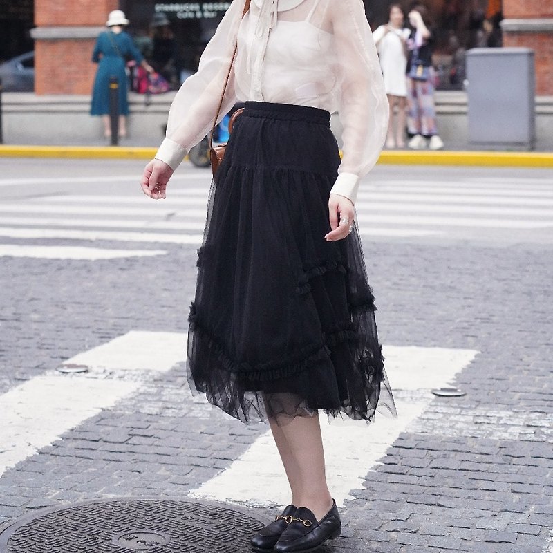 Irregular Mesh Skirt with Wooden Ears-Black|Skirt|Summer and Autumn|Polyester Fiber|Sora-542