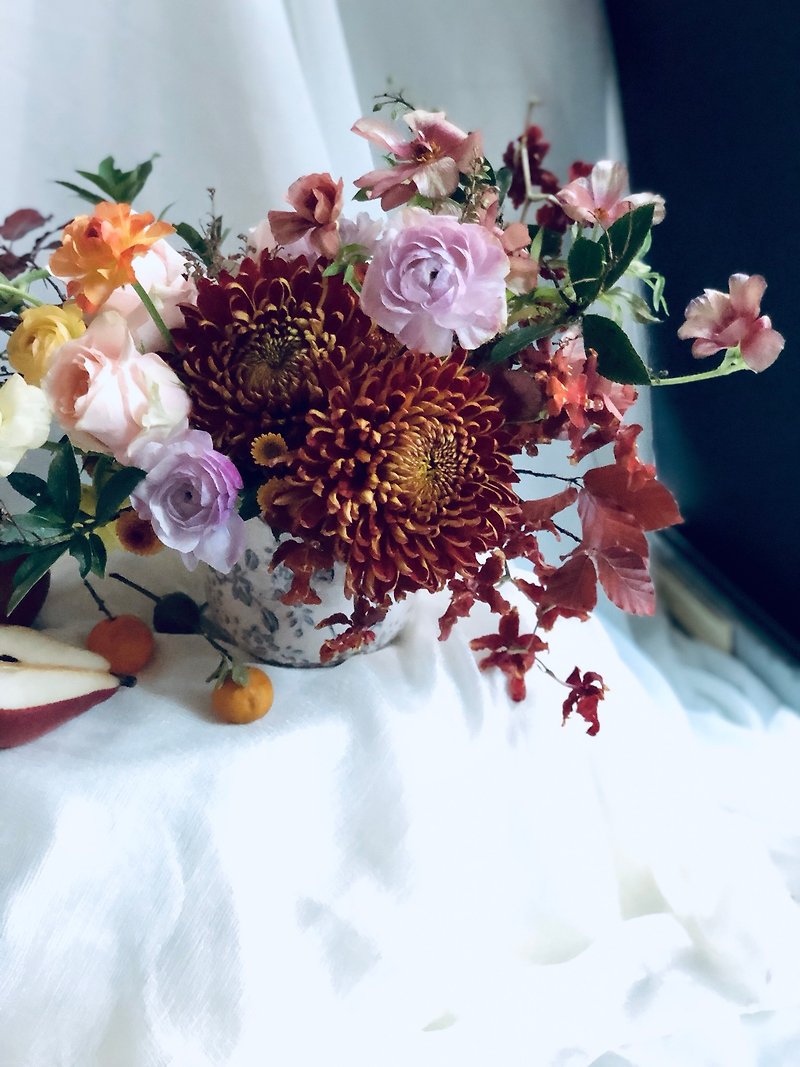 THE HUG is flower centerpiece - Dried Flowers & Bouquets - Plants & Flowers 