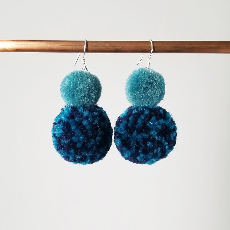 Twin pom pom (turquoise) earring - ต่างหู - เส้นใยสังเคราะห์ สีน้ำเงิน