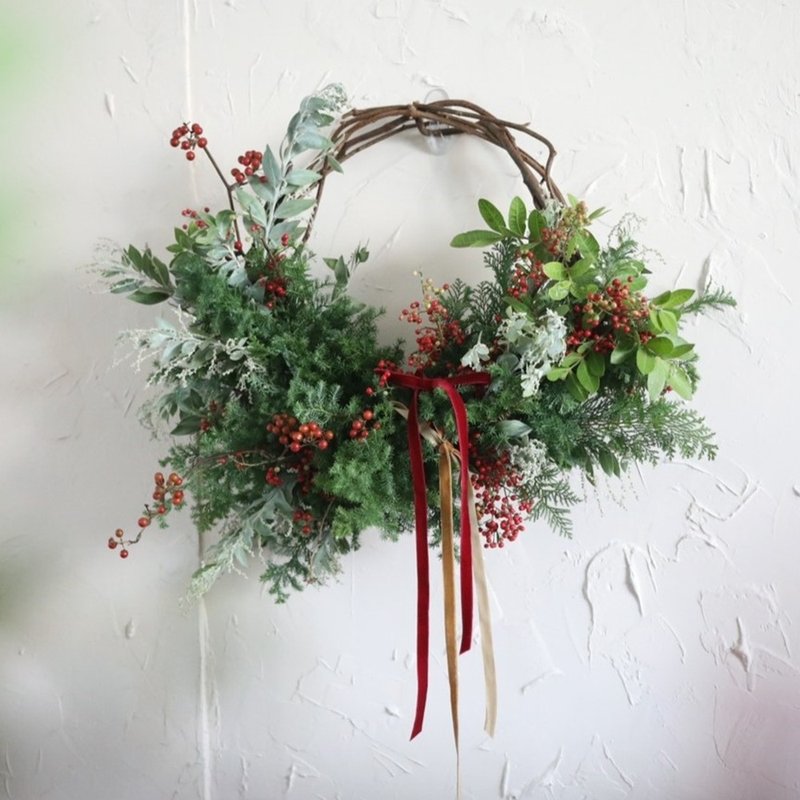 Red Velvet Crescent Christmas Wreath – Flowers Can Be Dry - Items for Display - Plants & Flowers 