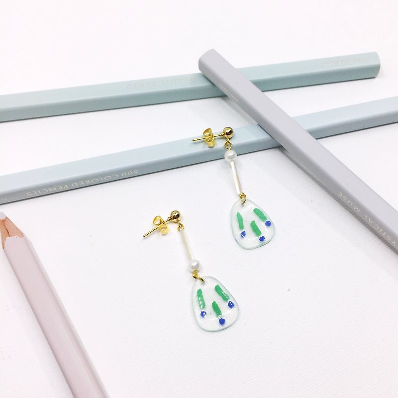 Clip/needle earrings - Earrings & Clip-ons - Resin Transparent