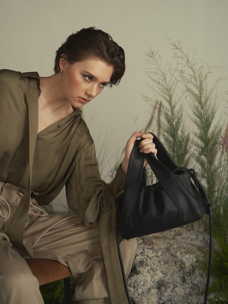 LONGLAI JET LOP HANDBAG - RICH BLACK - Handbags & Totes - Genuine Leather Black
