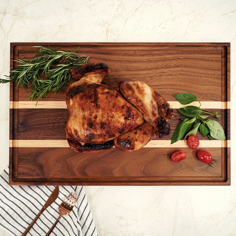 Designed in New York North American Hardwood Cutting Board - ถาดเสิร์ฟ - ไม้ สีนำ้ตาล